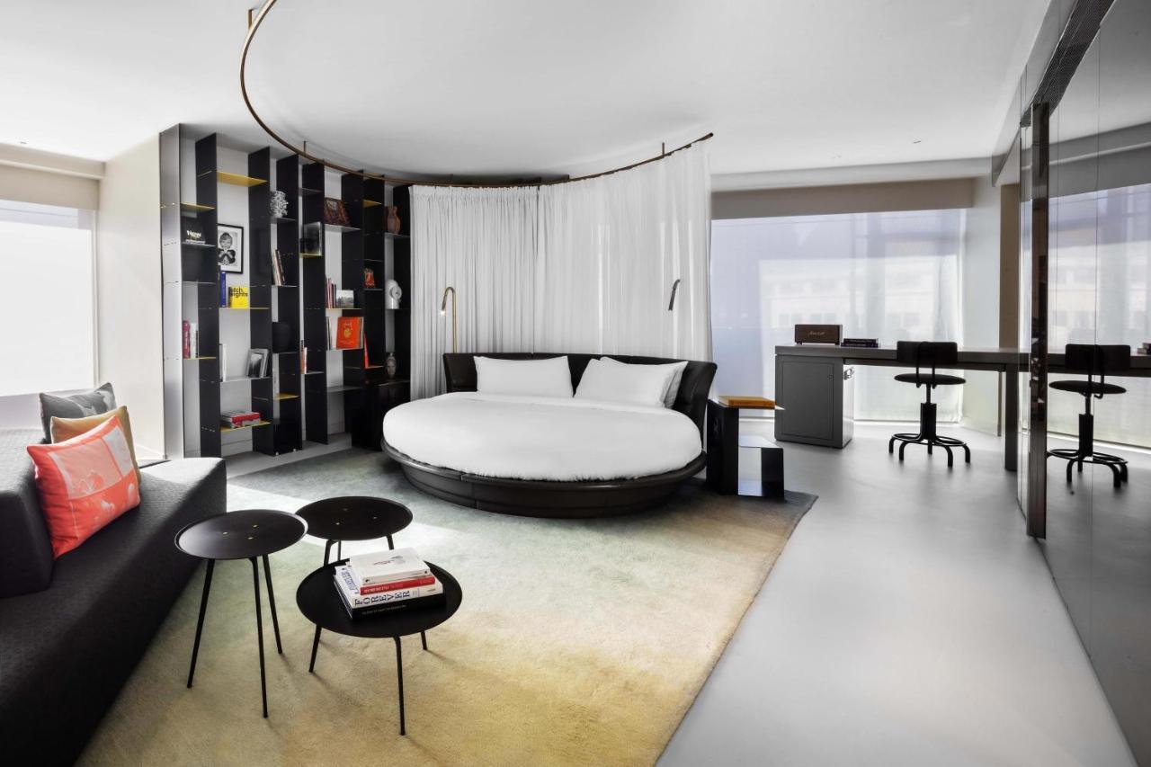 Hotel W Amsterdam Esterno foto A room at the hotel