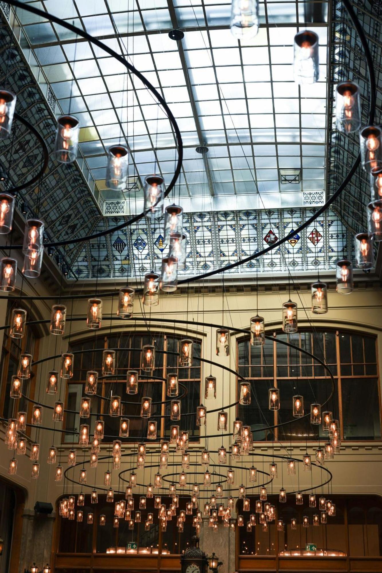 Hotel W Amsterdam Esterno foto The ceiling of the main hall